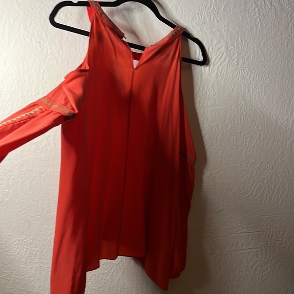 BCBG cold shoulder blouse orange w Aztec accents sz 6 - Picture 3 of 3